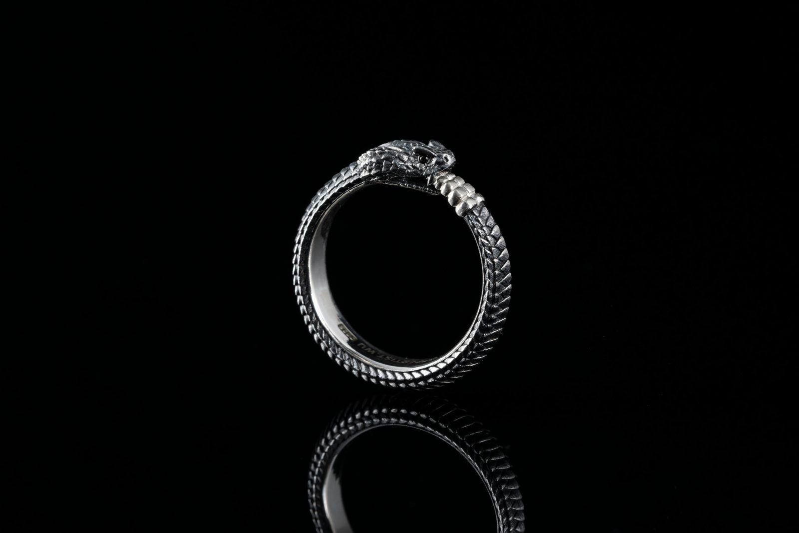 Minimal Pieces